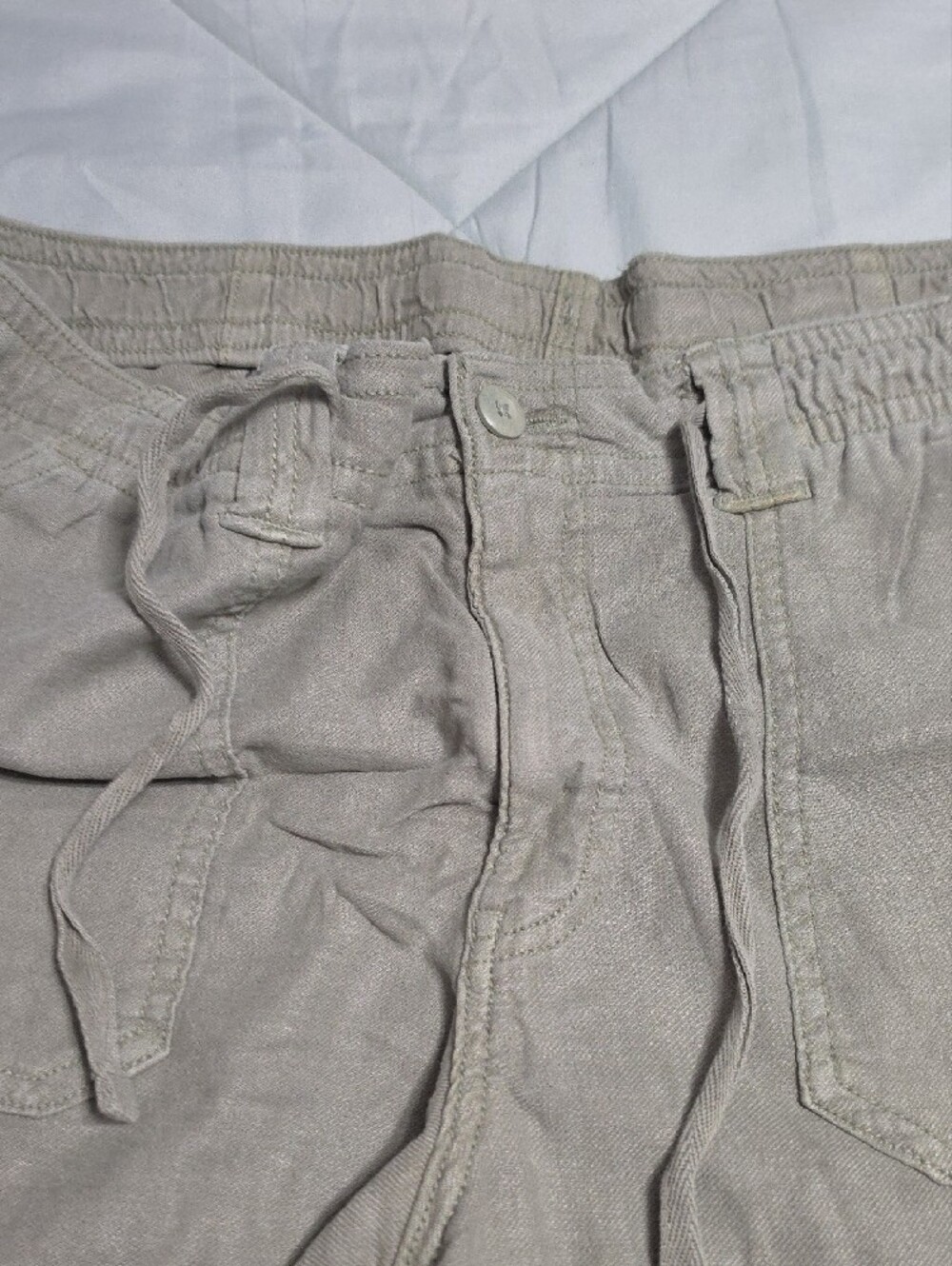 American Eagle Outfitters Women's Shorts in Taupe - Picture 3 of 6